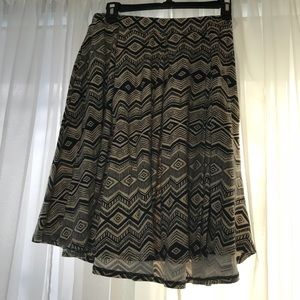 LuLaRoe White and Black Medium Madison